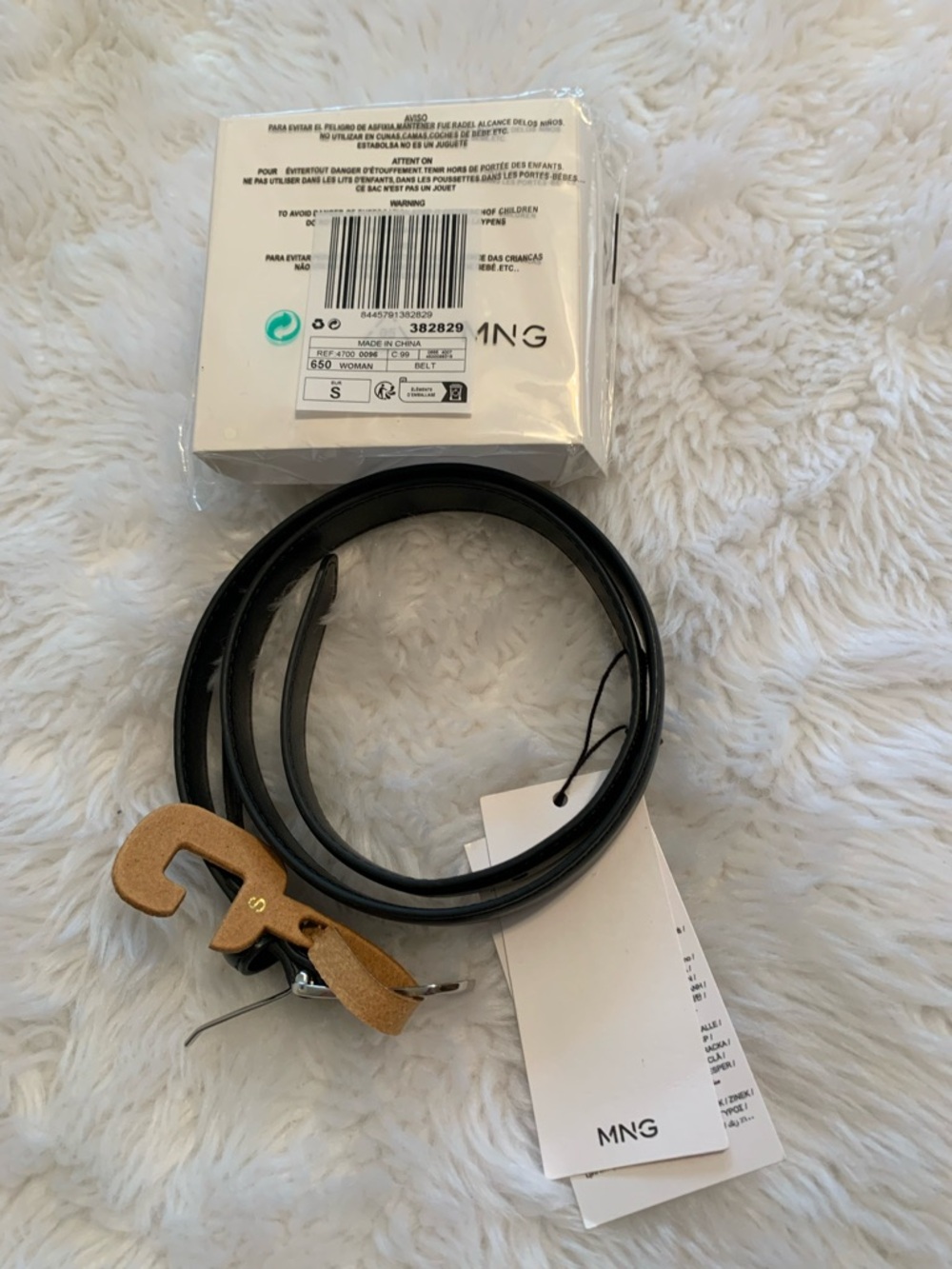 MNG “Mango” ladies black basic 1” leather belt NWT in size small